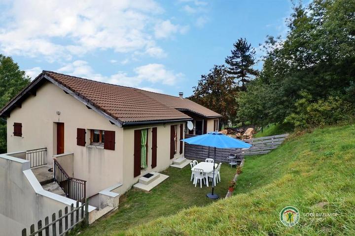 Vue sur le gîte de la Forêt