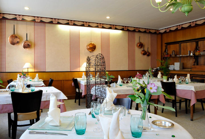 SALLE Salle restaurant Poste et Champanne