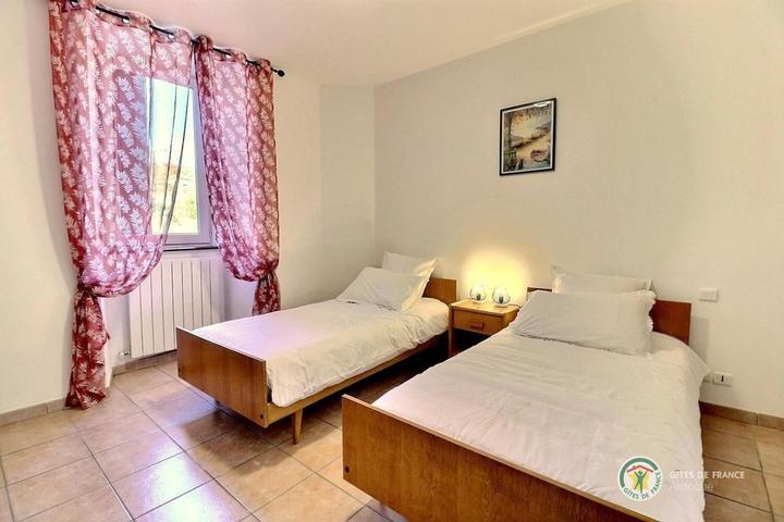 Chambre 3 avec 2 lits en 90