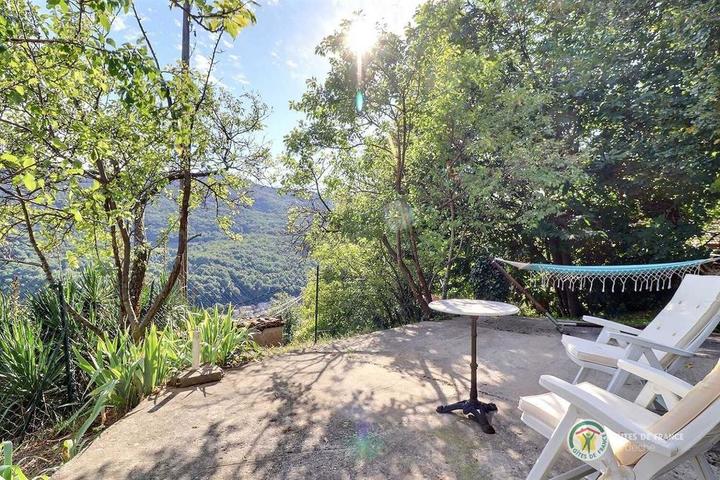 3e terrasse avec vue sur le paysage ardéchois