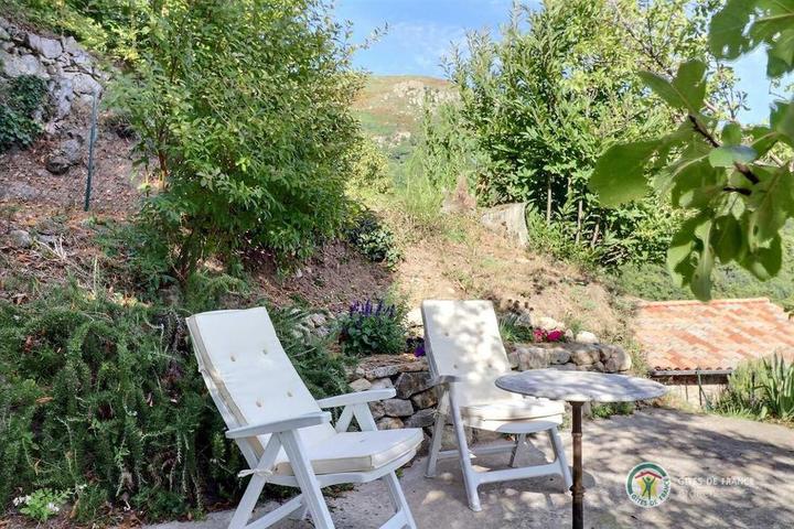 3e terrasse avec vue sur le paysage ardéchois