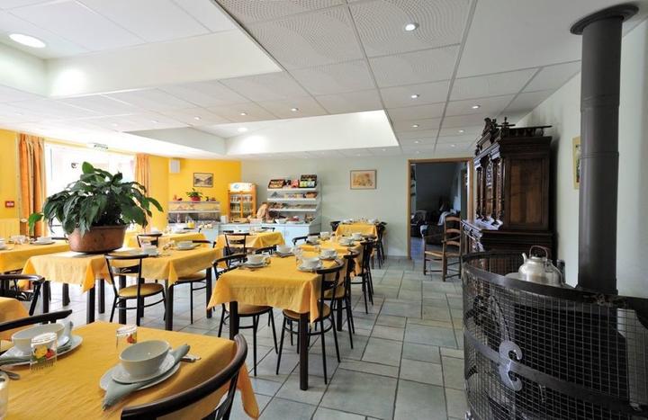 Hôtel-Restaurant La Crèche Hôtel-Restaurant La Crèche