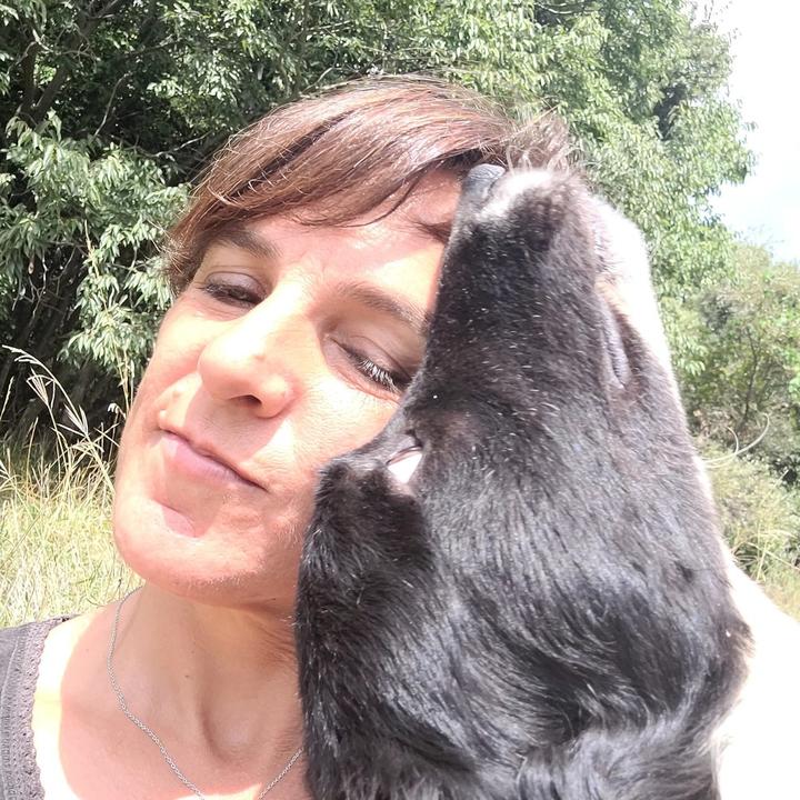 IMG_20220908_141941_952.jpg Mon chien et moi, le temps d'un calin!