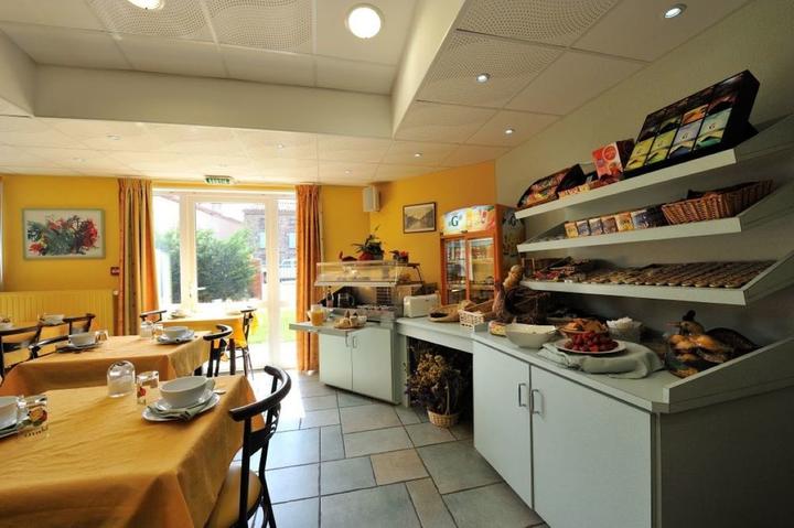 Hôtel-Restaurant La Crèche Hôtel-Restaurant La Crèche