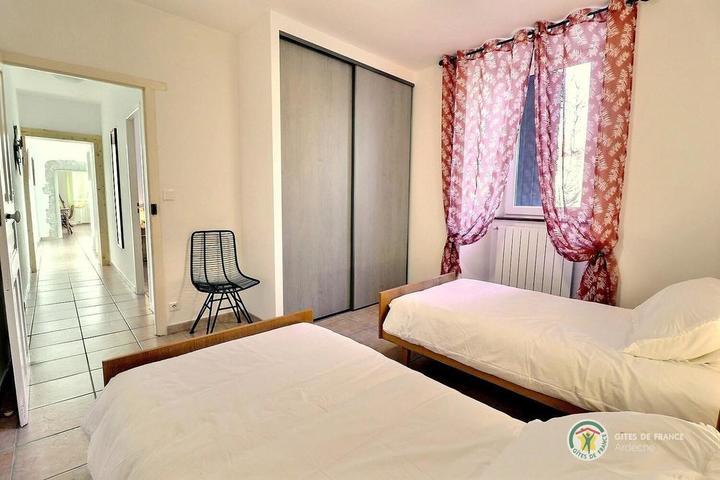 Chambre 3 avec 2 lits en 90