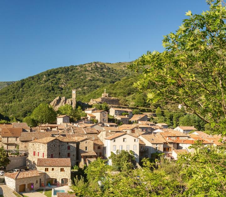 Burzet - Le village-zoom statue de la vierge ©S.BUGNON Burzet - Le village-zoom statue de la vierge ©S.BUGNON