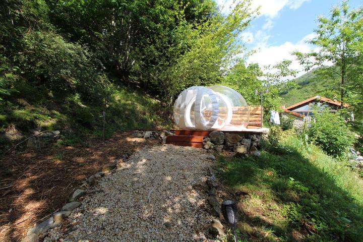 La tente bulle pour observer les étoiles.