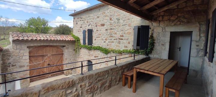 La 2e terrasse couverte