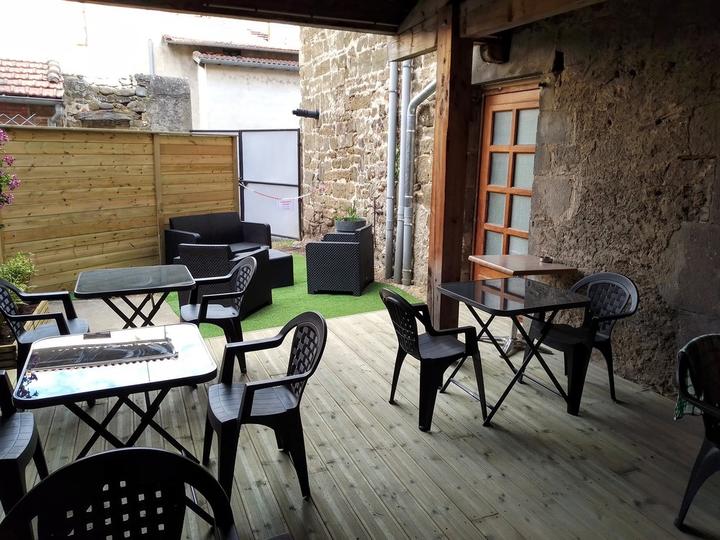 Le Voltaire.jpg Terrasse_ Couverte