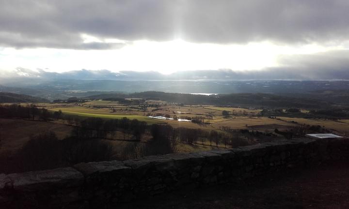 Vue sur le Gévaudan et le lac de Naussac