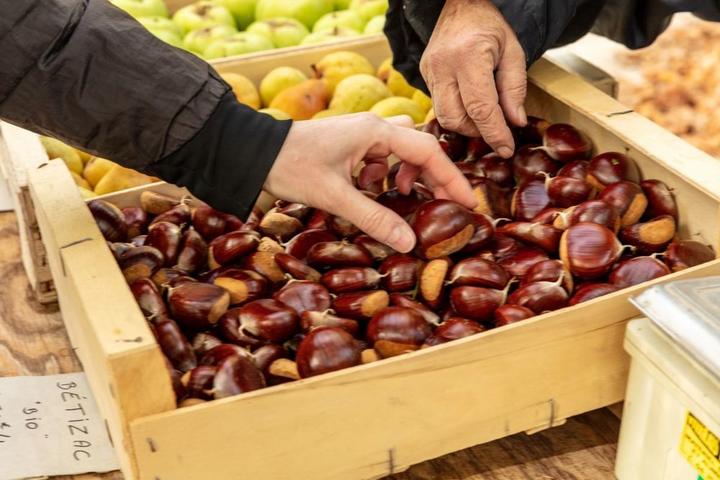 Jaujac - Ardèche s'invite au menu 2022 produits du marché ©sourcesetvolcans