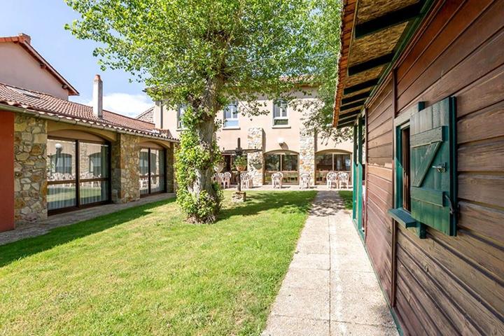 Hôtel-Restaurant La Crèche Hôtel-Restaurant La Crèche