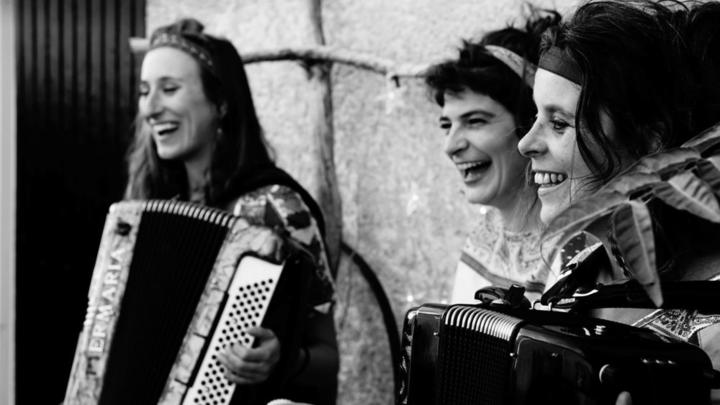 Des clochettes dans les pieds ©Amélie Etchegaray Des clochettes dans les pieds ©Amélie Etchegaray