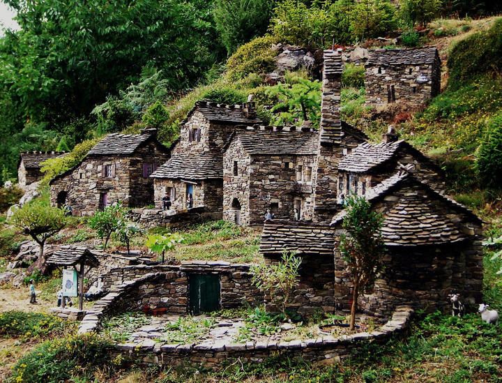 Ron des Fades le village cévenol