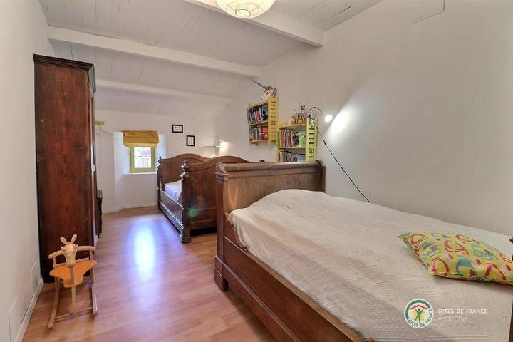 Chambre 4 avec 2 lits en 120, idéale pour les enfants