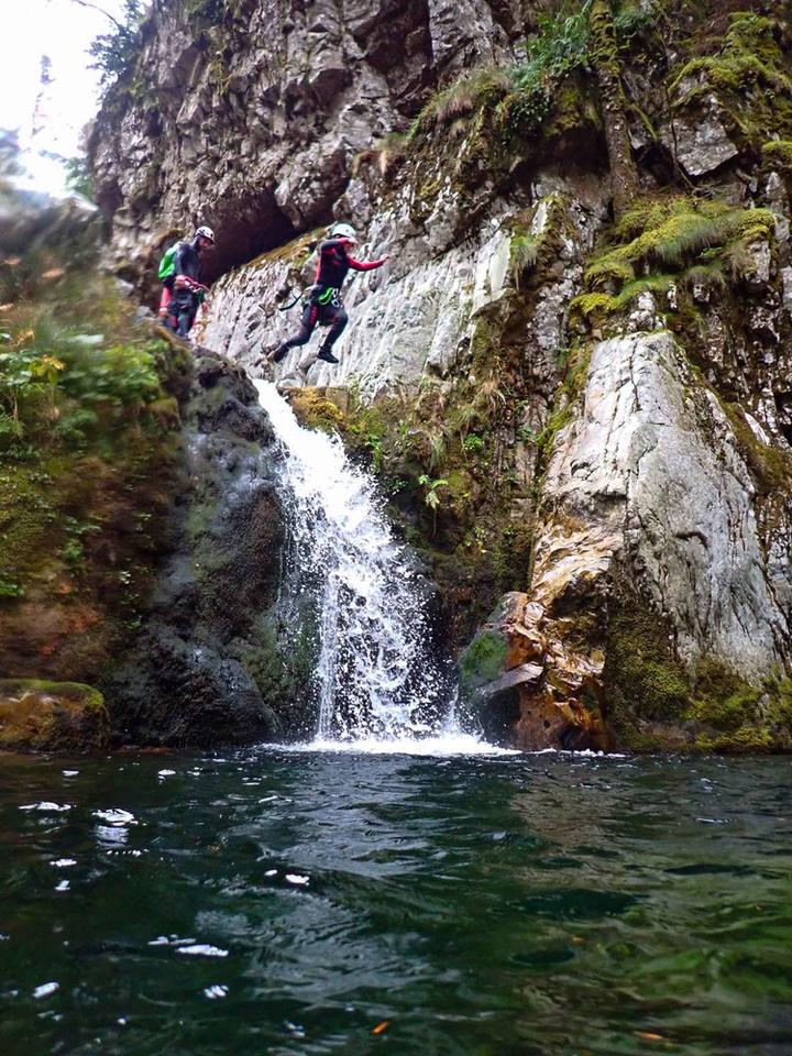 Riviere sauvage, avec Sauts parfait pour une session canyoning