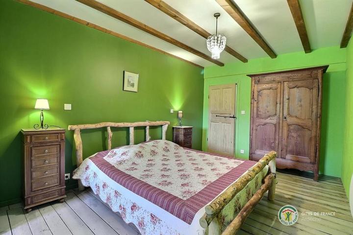 La chambre avec lit de 160 à l'étage