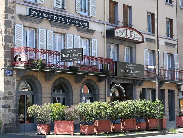 COS POSTE ET CHAMPANNE