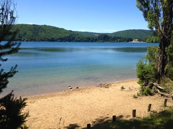 Le Lac d'Issarlès