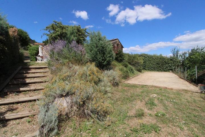Jardin terrain de pétanque