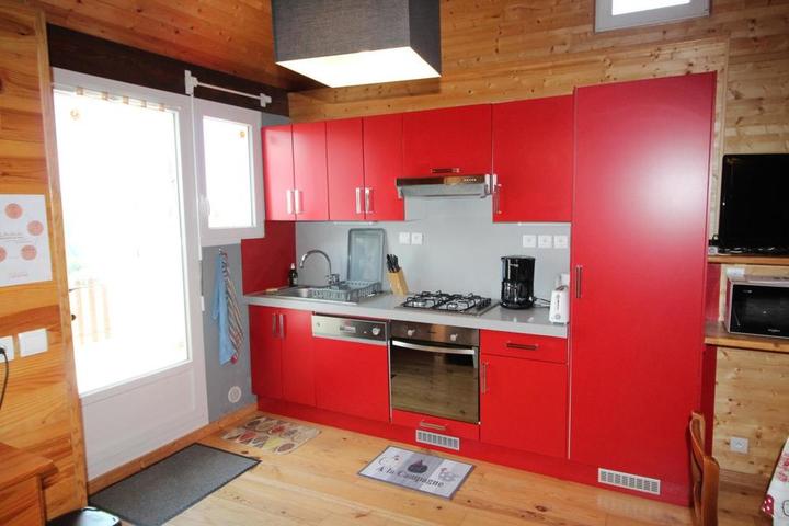 Cuisine équipée ouverte sur le séjour